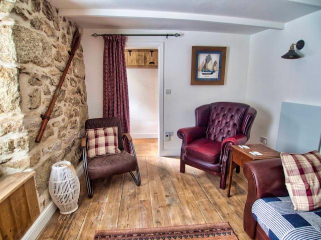 Knocker Cottage Is A 3 Bedroom Made Up Of 1 Double Bedroom And 2 Small Double Bedrooms In Small Village 10 Min To Beaches カムボーン エクステリア 写真