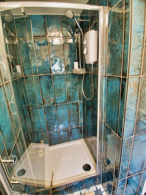 Knocker Cottage Is A 3 Bedroom Made Up Of 1 Double Bedroom And 2 Small Double Bedrooms In Small Village 10 Min To Beaches カムボーン エクステリア 写真