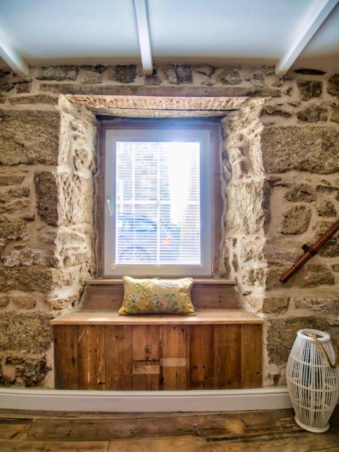 Knocker Cottage Is A 3 Bedroom Made Up Of 1 Double Bedroom And 2 Small Double Bedrooms In Small Village 10 Min To Beaches カムボーン エクステリア 写真