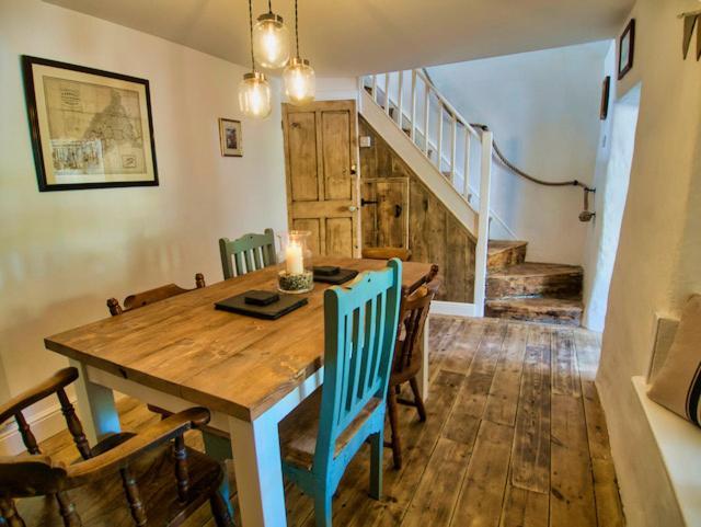 Knocker Cottage Is A 3 Bedroom Made Up Of 1 Double Bedroom And 2 Small Double Bedrooms In Small Village 10 Min To Beaches カムボーン エクステリア 写真
